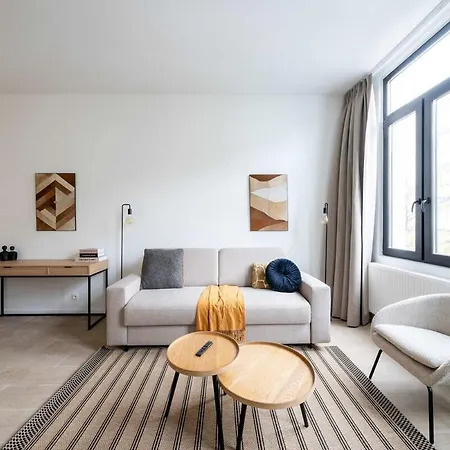 Comfortable Urban Retreat For 6 In