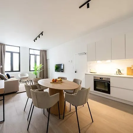 Apartment Comfortable Urban Retreat For 6 In