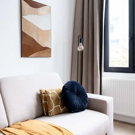 Comfortable Urban Retreat For 6 In Apartment *